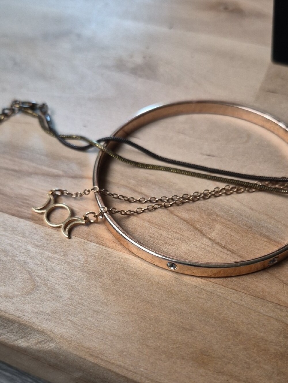 Source Unknown Gold-Tone Rope Necklace and Rose Gold Bracelets Set - Picture 7 of 8
